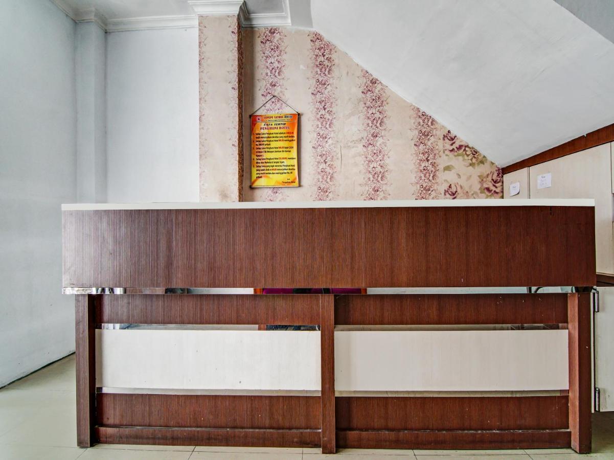 Oyo 90897 Hotel Sepupu Satria Pekanbaru Esterno foto