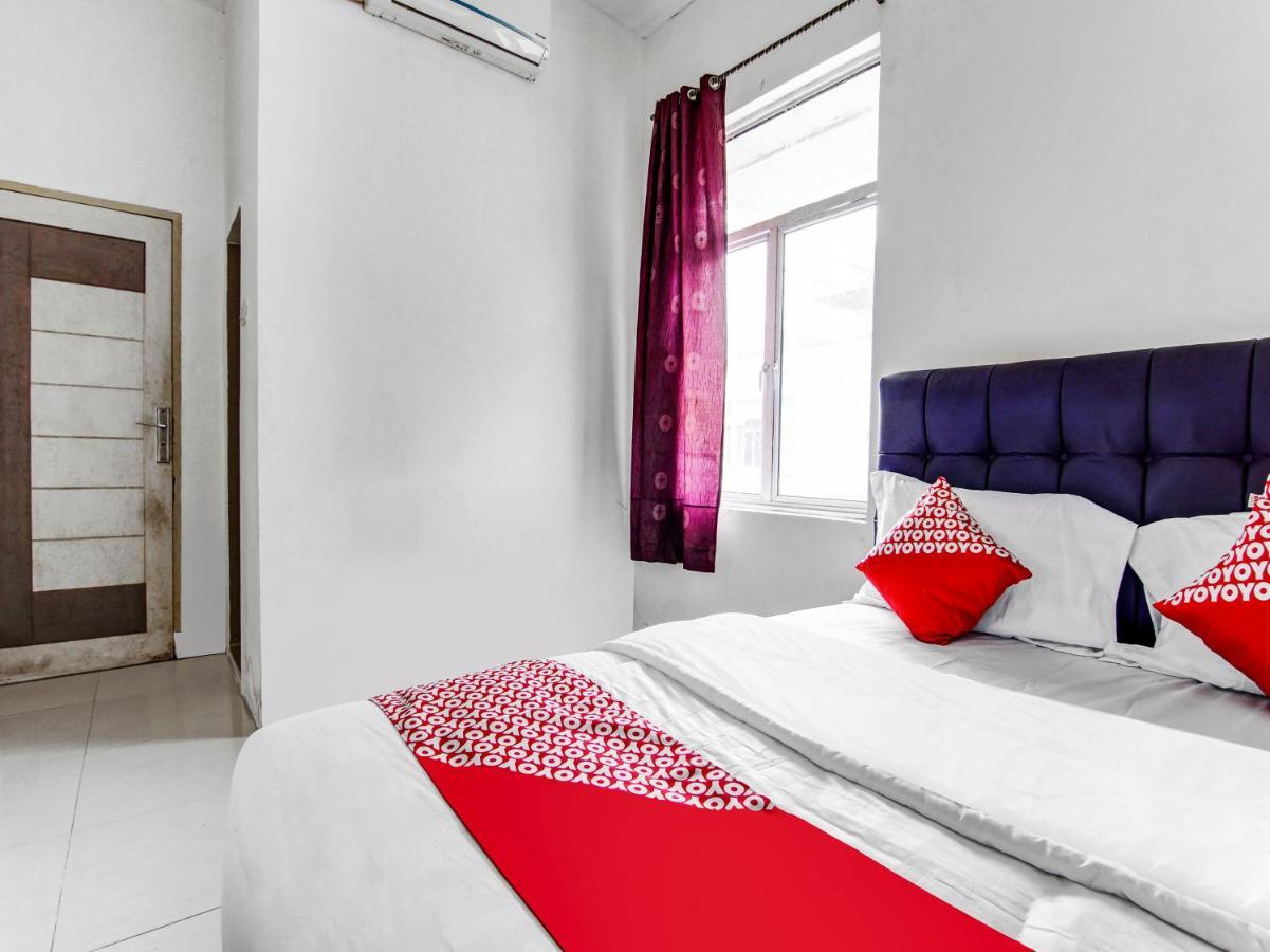 Oyo 90897 Hotel Sepupu Satria Pekanbaru Esterno foto