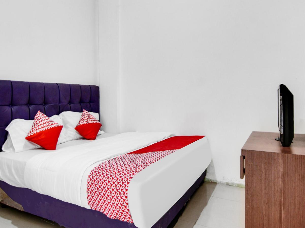 Oyo 90897 Hotel Sepupu Satria Pekanbaru Esterno foto