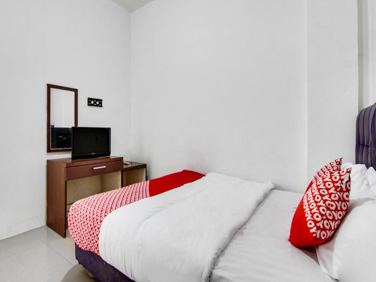 Oyo 90897 Hotel Sepupu Satria Pekanbaru Esterno foto