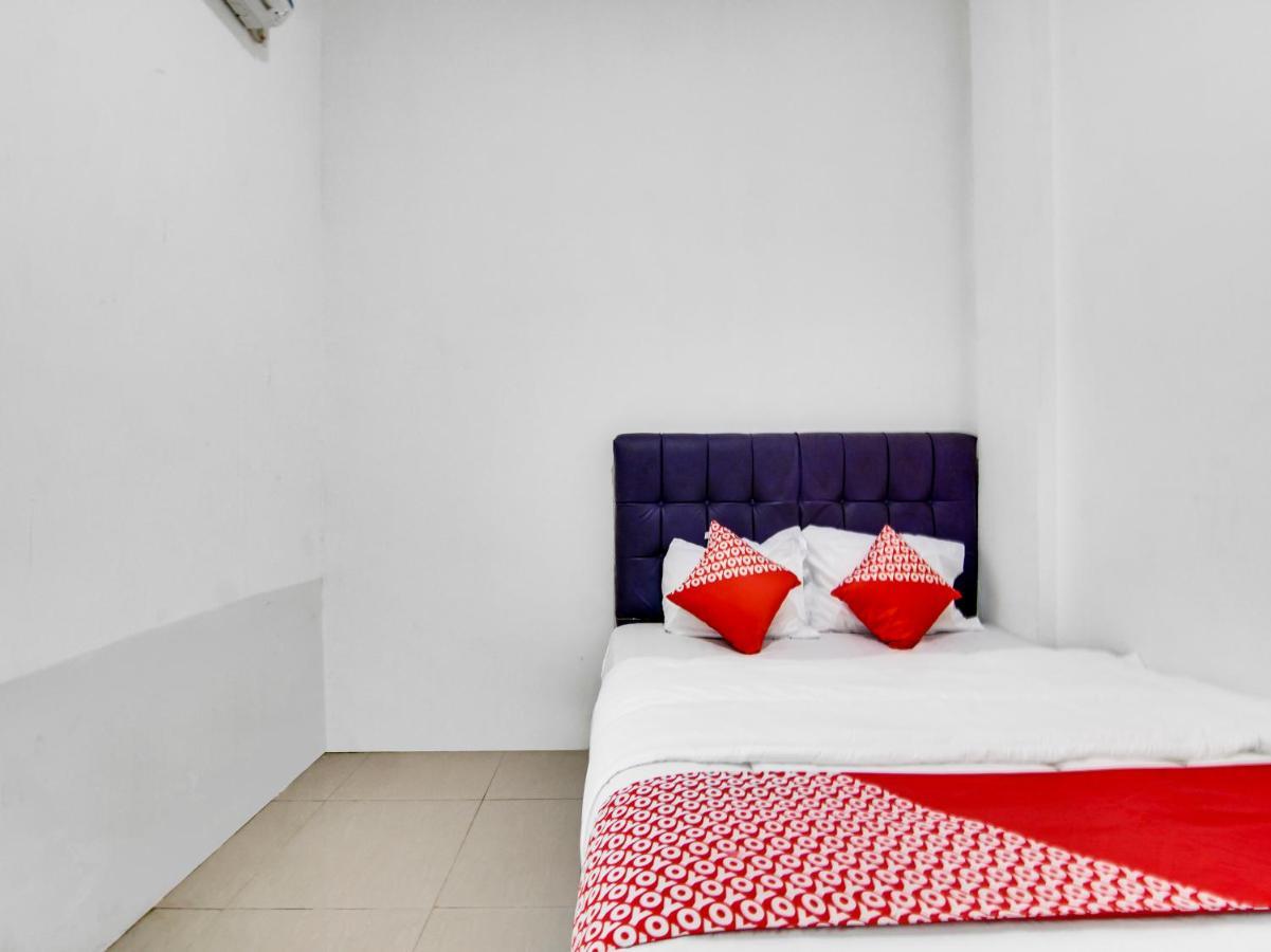 Oyo 90897 Hotel Sepupu Satria Pekanbaru Esterno foto