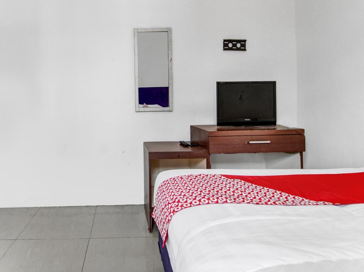 Oyo 90897 Hotel Sepupu Satria Pekanbaru Esterno foto