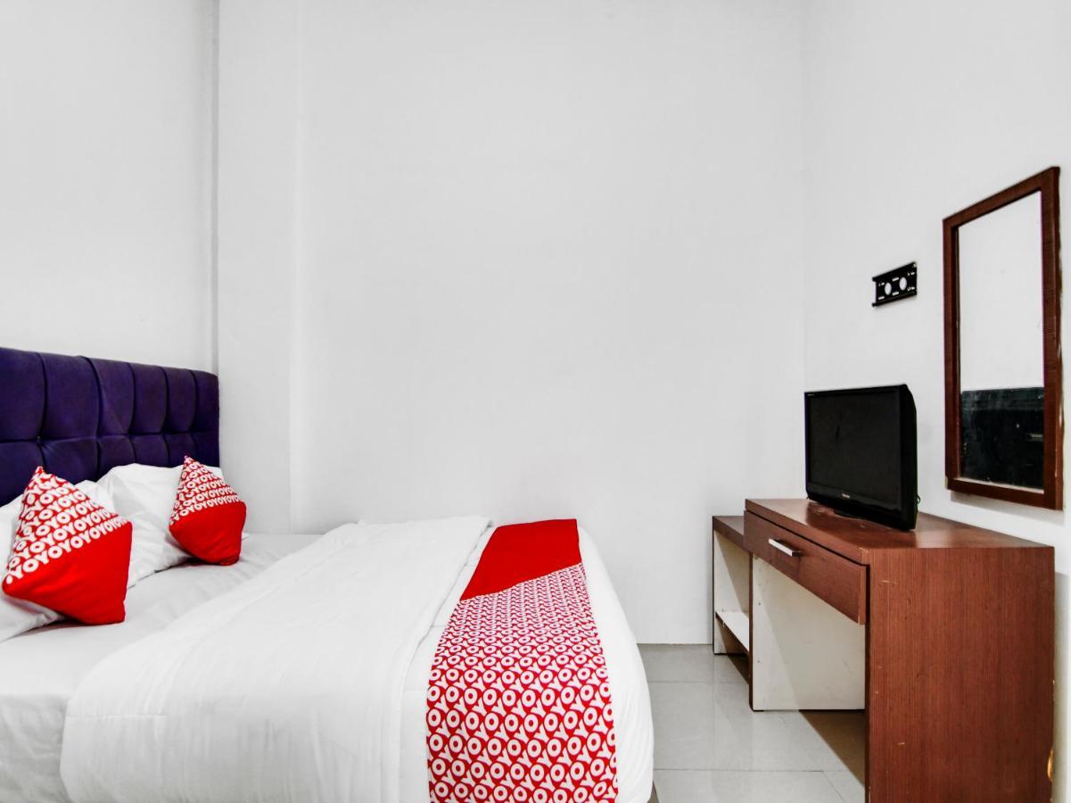 Oyo 90897 Hotel Sepupu Satria Pekanbaru Esterno foto