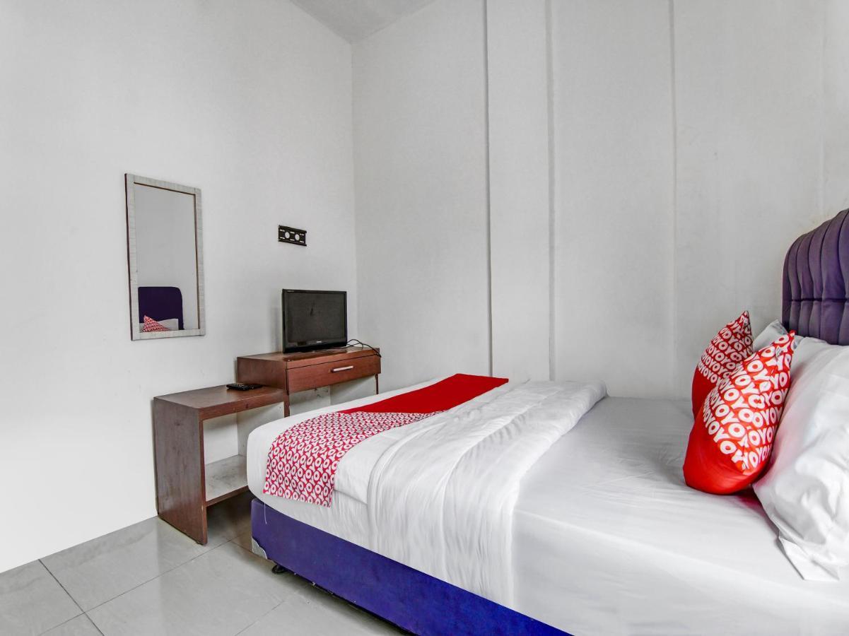 Oyo 90897 Hotel Sepupu Satria Pekanbaru Esterno foto