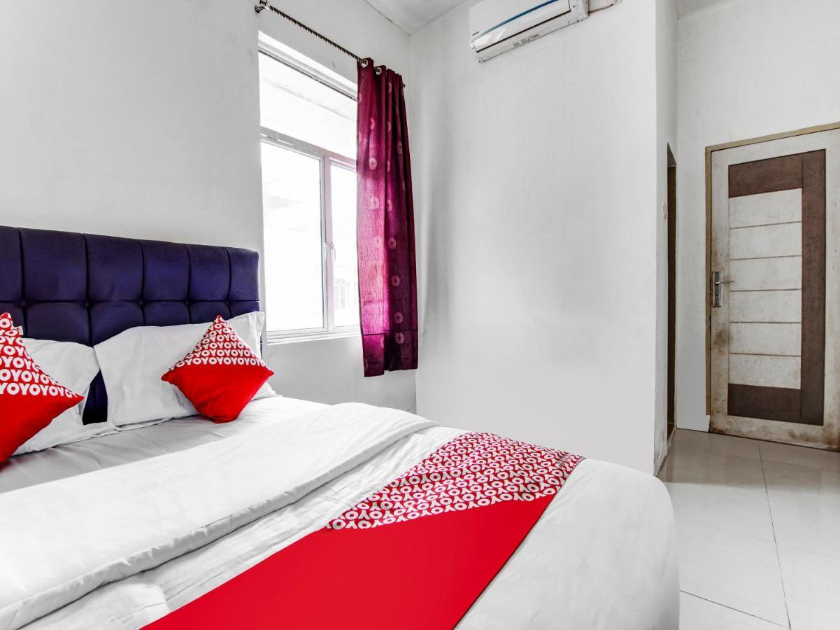 Oyo 90897 Hotel Sepupu Satria Pekanbaru Esterno foto